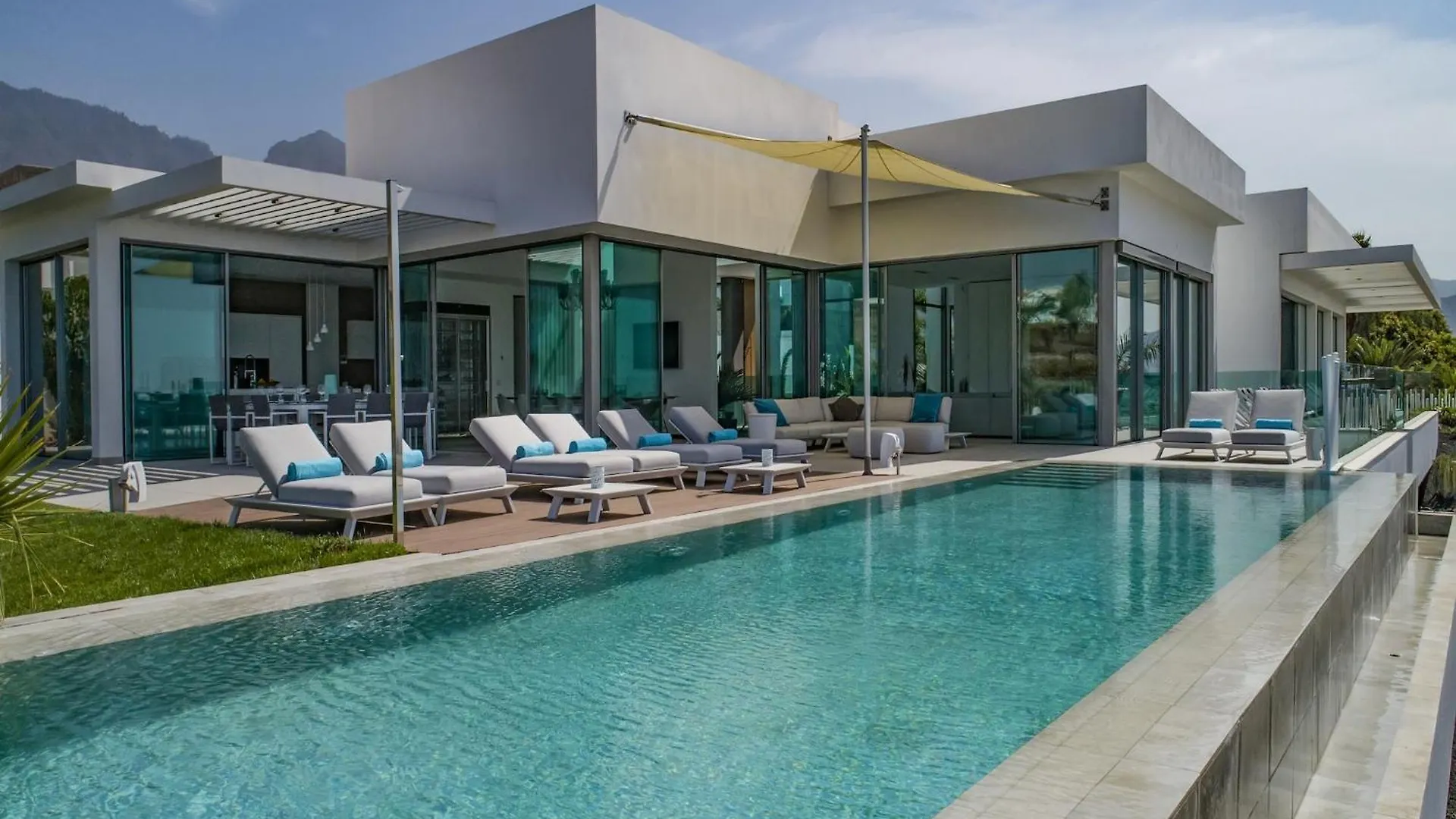 אדחה Belvilla By Oyo Villa Christal